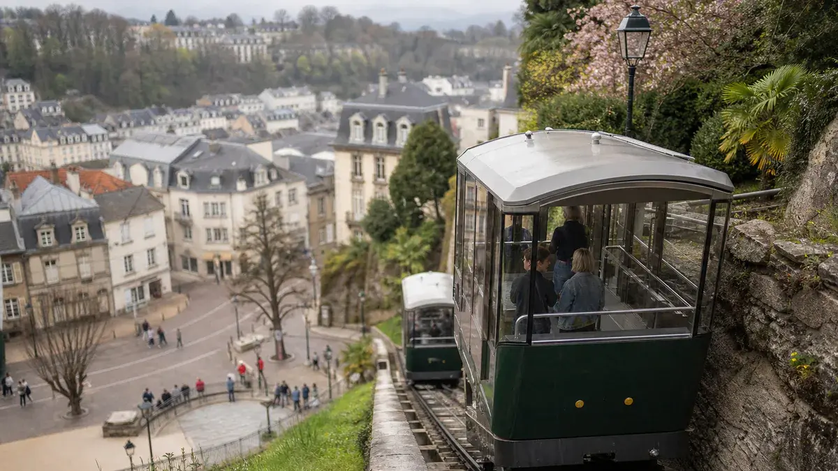 Funiculaire de Pau : horaires, accès et histoire de la liaison entre la gare et le centre